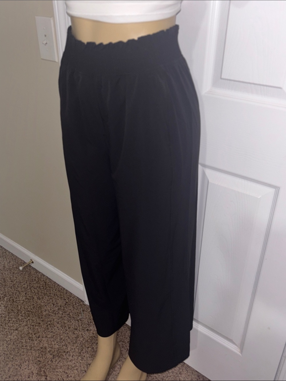 Lululemon Stretch Woven Ruffle-Waist Wide-Leg Cropped Pant - Picture 6 of 9